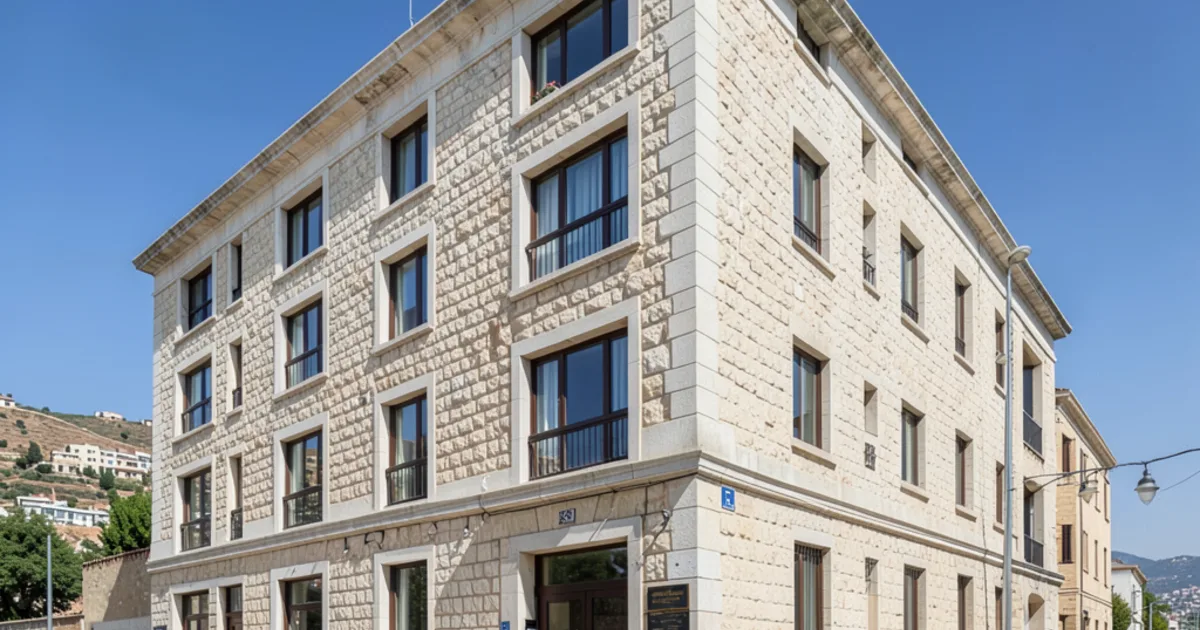 Investir dans une petite surface à Rova Tet Vav : quel potentiel de valorisation à long terme et pour quel type de locat